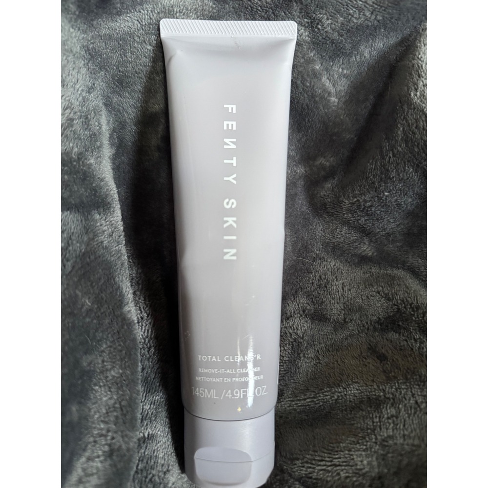 Fenty Skin Total Cleans'r Remove-It-All Cleanser 4.9 oz 145 mL - Picture 2 of 4